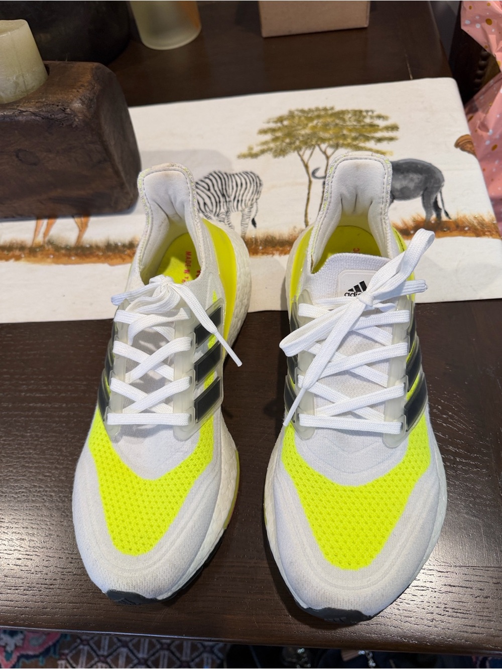 “Adidas” Ultraboost 21. Cloud White/Core Black/solar Yellow